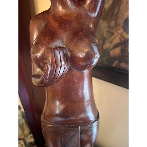 Vintage Hand Carved Wooden African Woman - Picture 3 of 12